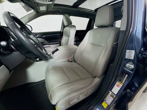 Certified 2018 Toyota Highlander Limited Platinum image 20
