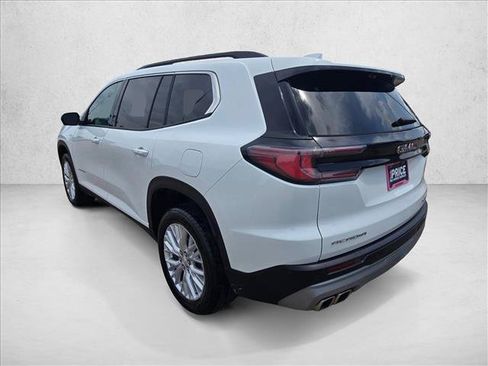 Used 2026 GMC Acadia Elevation w/ Elevation Premium Package FWD image 8