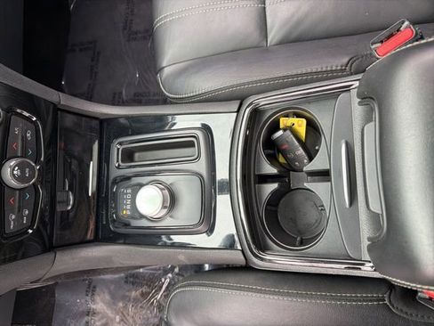 Used 2018 Chrysler 300 S w/ 300S Premium Group image 20