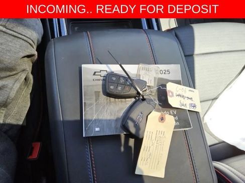 Used 2025 Chevrolet Silverado EV RST AWD/4WD image 9