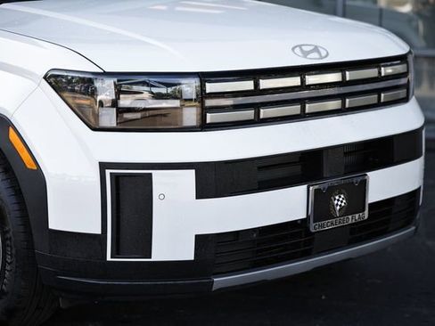 Used 2025 Hyundai Santa Fe SEL image 2