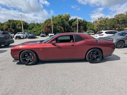 Used 2018 Dodge Challenger SRT Hellcat image 2