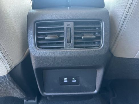 Certified 2025 Nissan Rogue SV FWD image 24