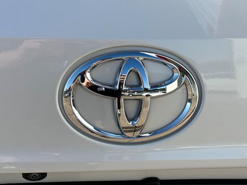 Used 2024 Toyota Highlander Limited image 34