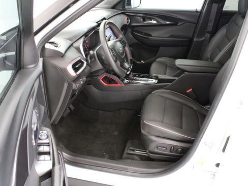 Used 2023 Chevrolet TrailBlazer RS w/ Convenience Package FWD image 14