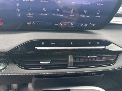 Used 2025 Buick Enclave Sport Touring w/ Power Package image 18