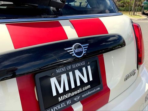 Used 2019 MINI Cooper S w/ Signature Upholstery Package image 31
