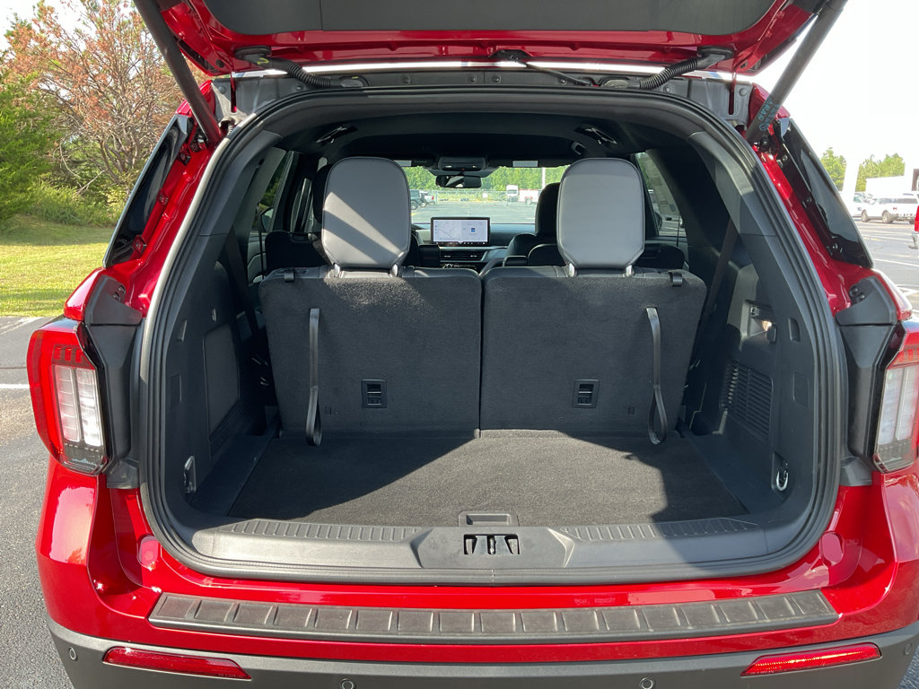 New 2026 Ford Explorer ST-Line w/ ST-Line Street Pack RWD image 28