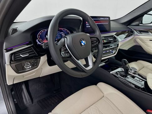 Used 2023 BMW 530i w/ Premium Package RWD image 9