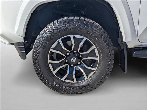 Used 2022 Toyota Tacoma TRD Sport image 22