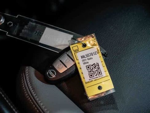 Used 2021 Nissan Kicks SR w/ SR Premium Package image 29