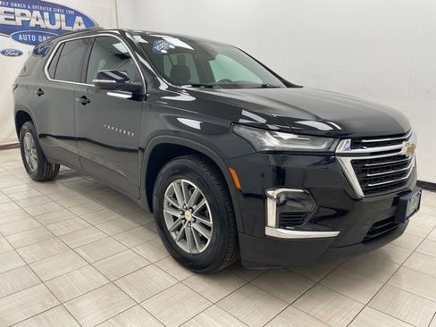 Used 2023 Chevrolet Traverse LT image 1