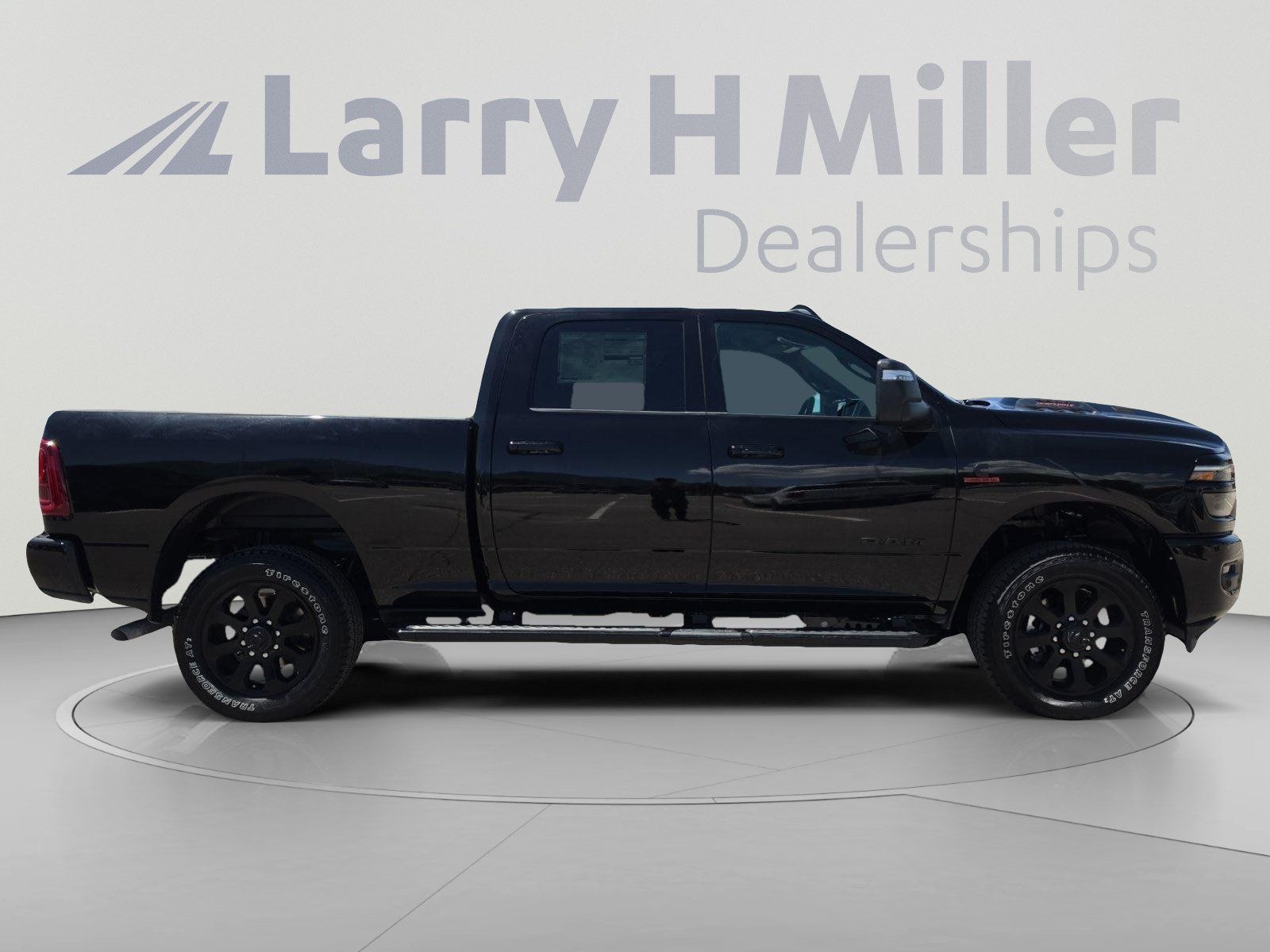 New 2026 RAM 2500 Laramie w/ Night Edition AWD/4WD image 6