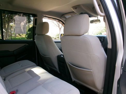 Used 2008 Ford Explorer Sport Trac XLT image 22