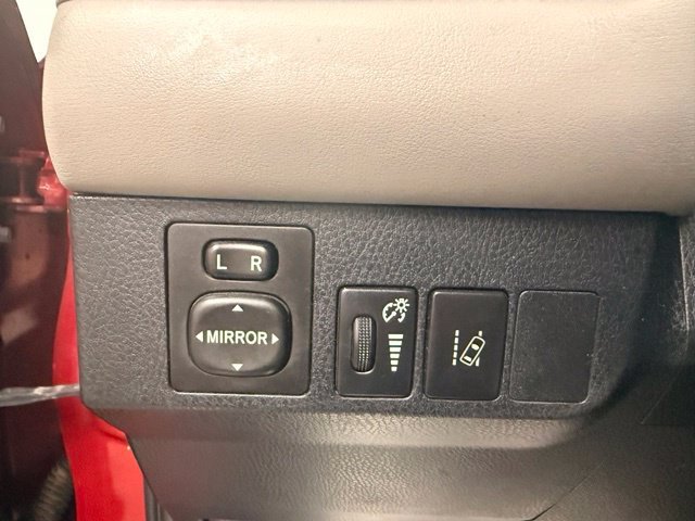 Used 2018 Toyota RAV4 XLE w/ Plus Extra Value Package FWD image 17