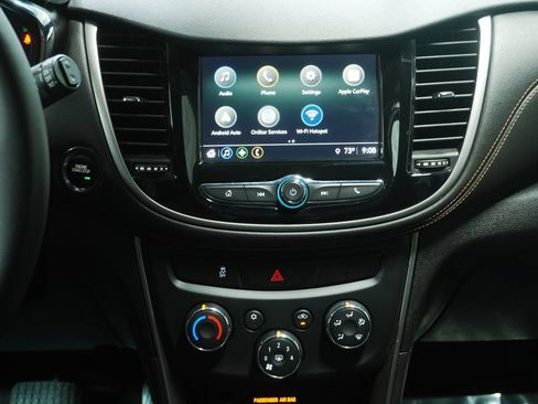 Used 2018 Chevrolet Trax LT w/ Driver Confidence Package FWD image 17