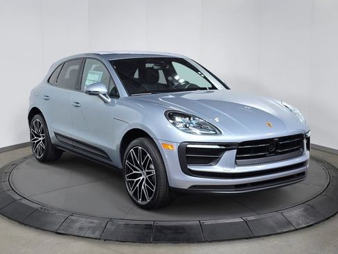 New 2026 Porsche Macan image 9