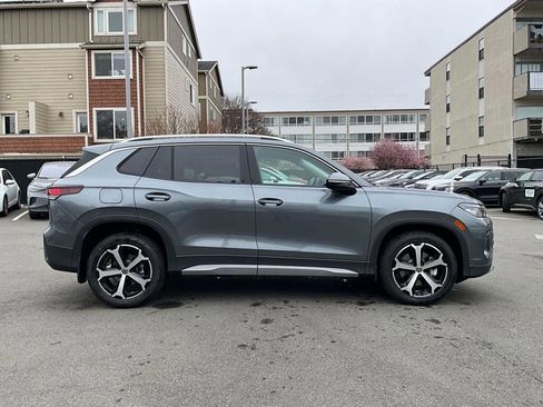 New 2026 Volkswagen Tiguan SE image 9