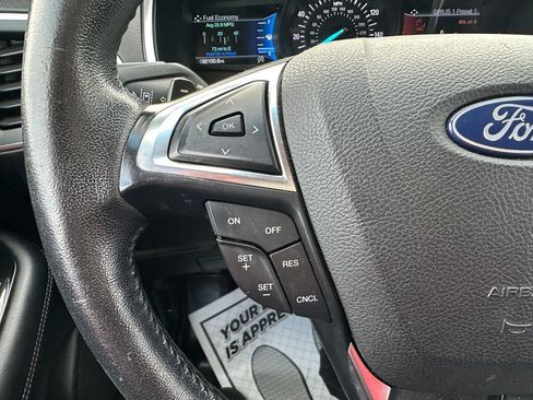Used 2019 Ford Edge Titanium AWD/4WD image 3