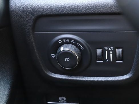 New 2025 Jeep Grand Cherokee Limited image 37