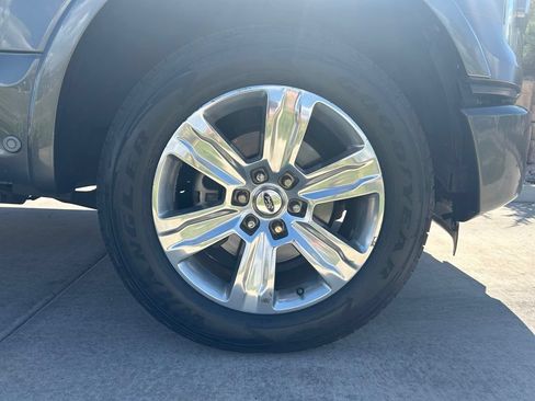 Used 2015 Ford F150 Platinum w/ Equipment Group 701A Luxury AWD/4WD image 32