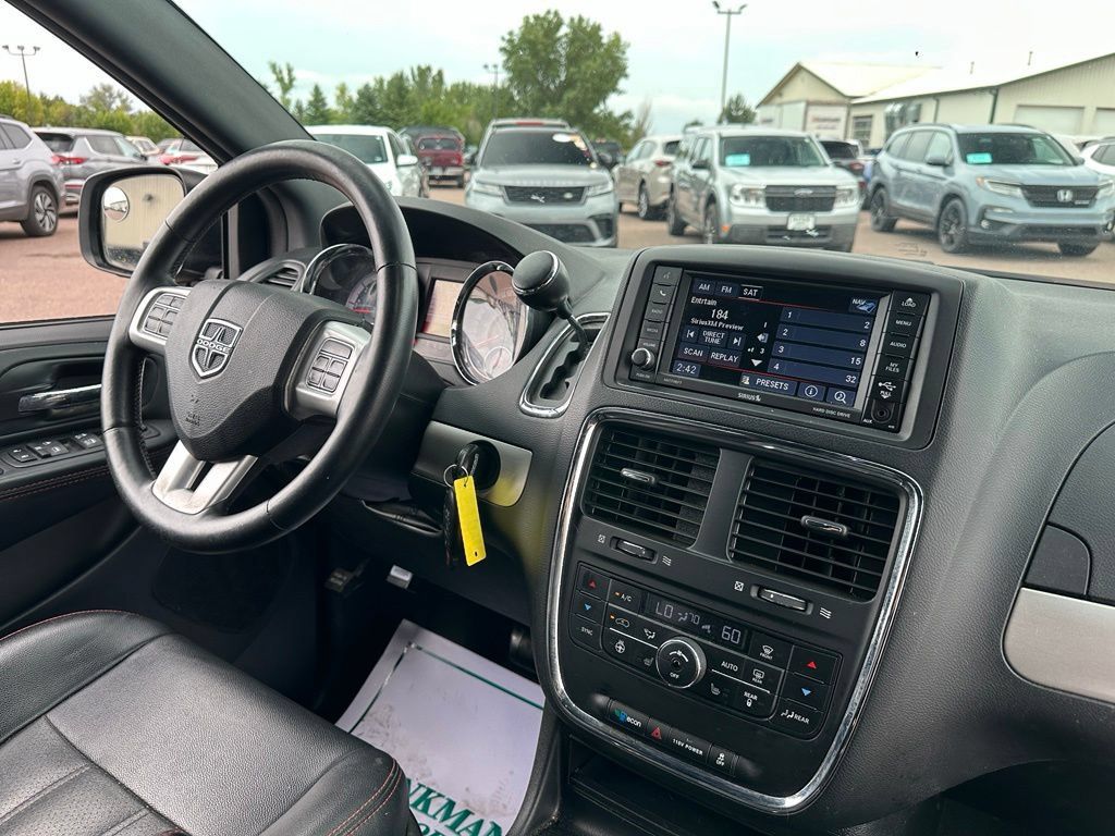 Used 2017 Dodge Grand Caravan GT FWD image 32