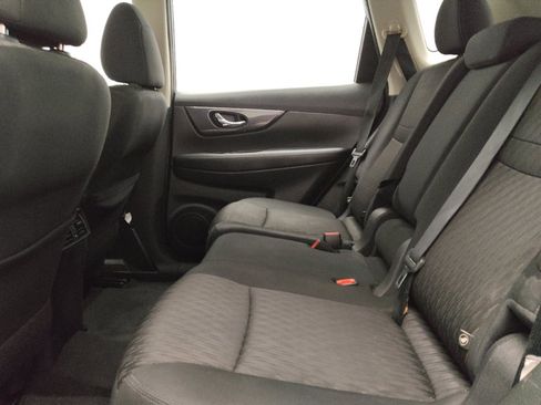 Used 2018 Nissan Rogue S FWD image 18
