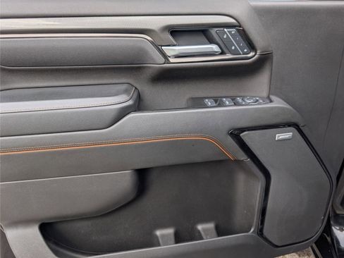 Used 2025 GMC Sierra 2500 AT4 w/ AT4 Premium Plus Package image 16