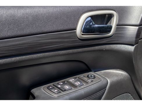 Used 2021 Jeep Grand Cherokee Laredo X AWD/4WD image 19