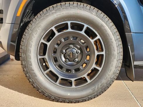 New 2026 Land Rover Defender 110 OCTA image 7