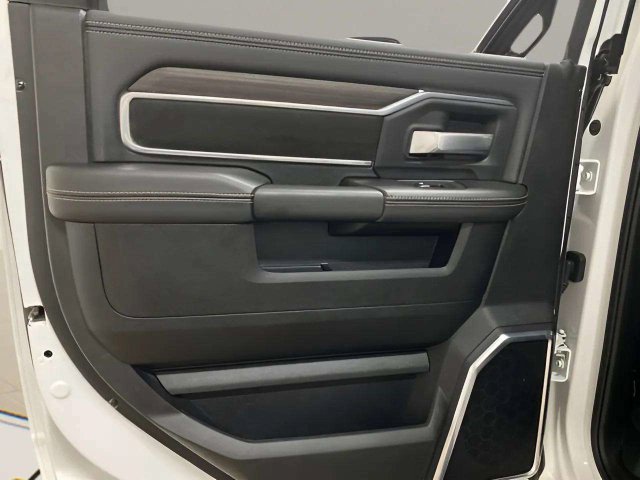 Used 2025 RAM 2500 Laramie AWD/4WD image 25