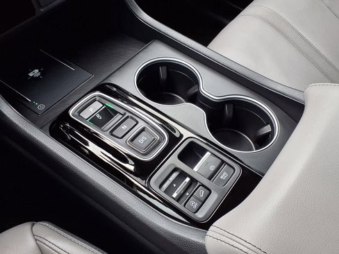 Used 2025 Honda Pilot Touring image 21