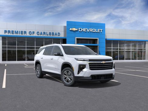 New 2026 Chevrolet Traverse LT image 1