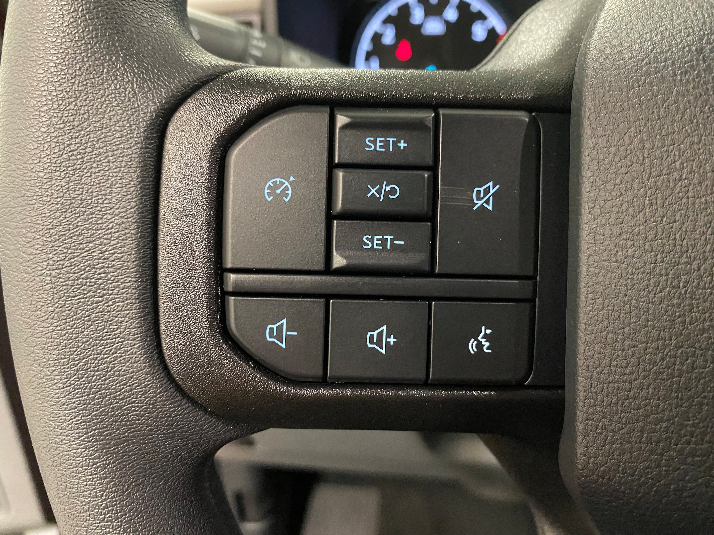 New 2026 Ford F250 XLT w/ FX4 Off-Road Package AWD/4WD image 13