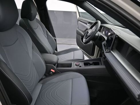 New 2026 Volkswagen Tiguan SE R-Line image 12