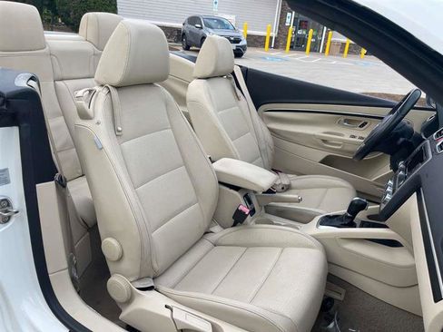 Used 2014 Volkswagen Eos FWD image 57