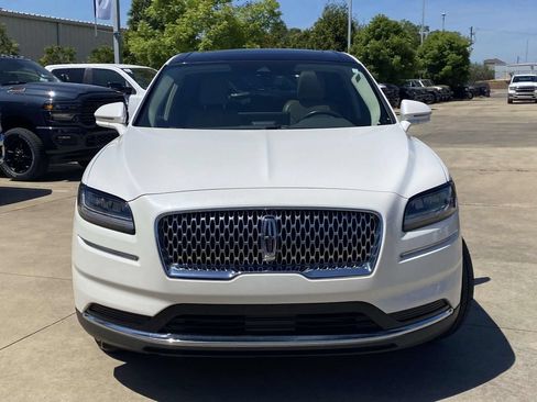 Used 2022 Lincoln Nautilus Reserve AWD/4WD image 2