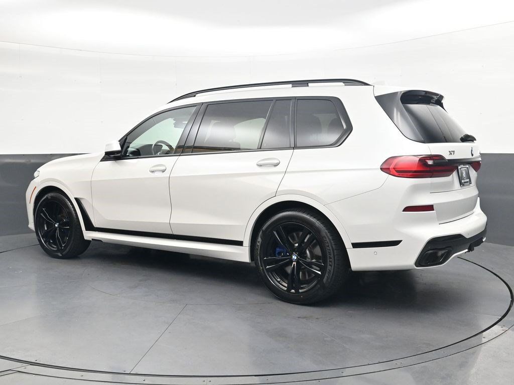 Used 2022 BMW X7 M50i AWD/4WD image 6