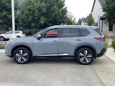 Used 2023 Nissan Rogue Platinum w/ Platinum Premium Package AWD/4WD image 3