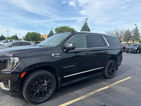 Used 2021 GMC Yukon SLT w/ SLT Luxury Package AWD/4WD image 3