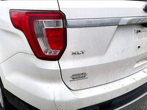 Used 2016 Ford Explorer XLT w/ Equipment Group 202A AWD/4WD image 6