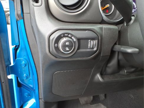 Used 2023 Jeep Gladiator Sport image 21