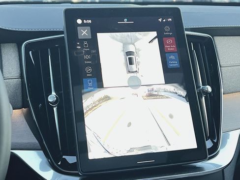 New 2026 Volvo XC90 B6 Plus w/ Protection Package image 19