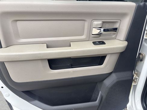 Used 2011 RAM 5500 SLT image 24