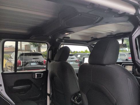 Used 2018 Jeep Wrangler Unlimited Sport AWD/4WD image 27