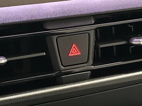 New 2026 Volkswagen Tiguan SE image 10