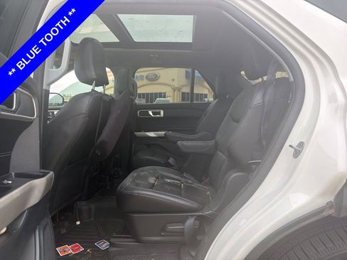 Used 2022 Ford Explorer XLT w/ Equipment Group 202A RWD image 7