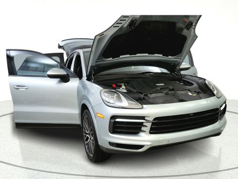 Used 2023 Porsche Cayenne Coupe AWD/4WD image 9