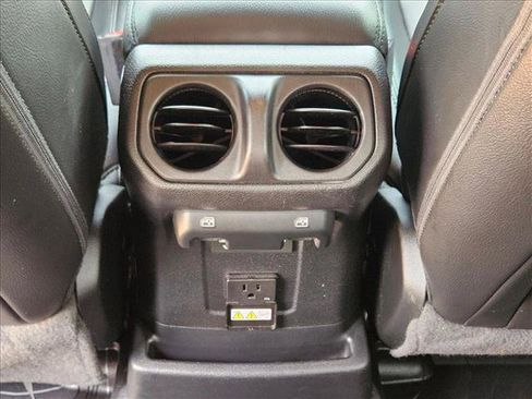 Used 2021 Jeep Wrangler Unlimited Sahara AWD/4WD image 18
