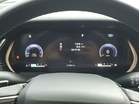 Used 2022 Jeep Grand Cherokee Laredo w/ Luxury Tech Group I AWD/4WD image 9